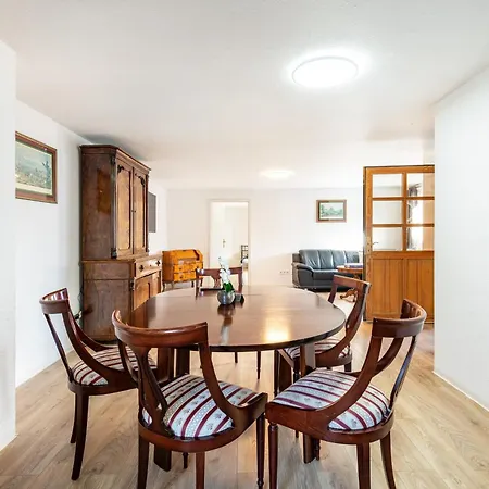 Сasa de vacaciones Ferien- Monteurwohnung In *